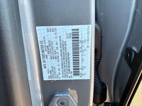 Used 2025 Lincoln Nautilus Reserve w/ Jet Appearance Package image 8