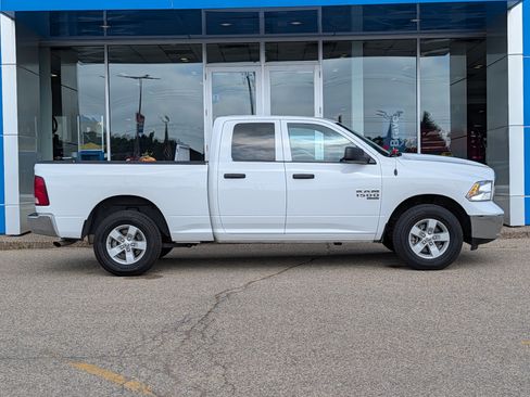 Used 2024 RAM 1500 Classic SLT AWD/4WD image 2