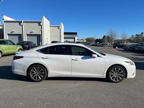 Used 2019 Lexus ES 350 image 9