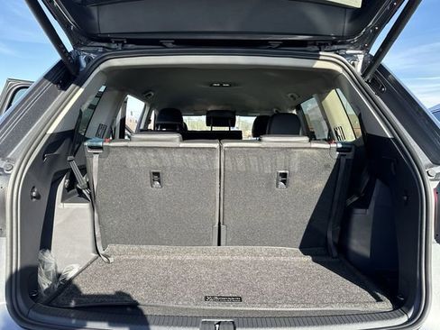Used 2024 Volkswagen Atlas SE w/ Black Wheel Package image 11