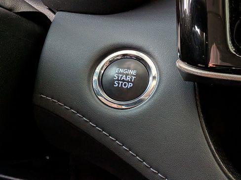 Used 2023 Toyota Highlander XLE image 24