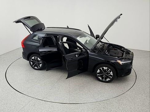 New 2026 Volvo XC60 B5 Plus w/ Protection Package Premier AWD/4WD image 38