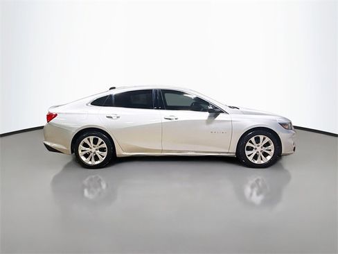 Used 2017 Chevrolet Malibu Premier image 6