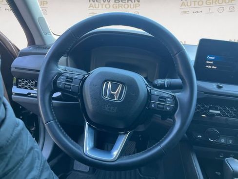 Used 2024 Honda Accord Touring image 12