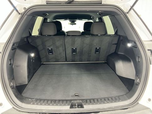 Used 2026 Chevrolet Equinox LT AWD/4WD image 19