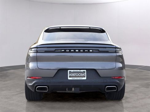 Used 2025 Porsche Cayenne Coupe image 7