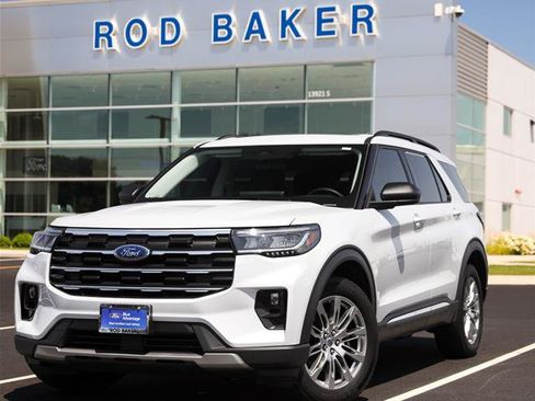 Certified 2025 Ford Explorer Active w/ Active Comfort Package AWD/4WD image 1