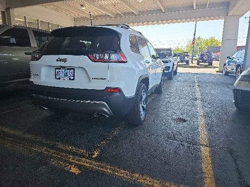 Used 2019 Jeep Cherokee Limited w/ Luxury Group AWD/4WD image 3