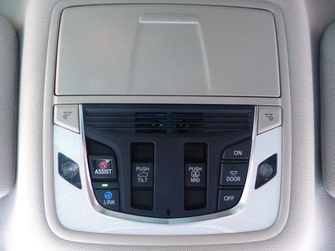 Used 2023 Acura MDX SH AWD w/Tech 4dr SUV w/Techno image 33