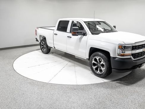 Used 2018 Chevrolet Silverado 1500 W/T w/ Trailering Package AWD/4WD image 28