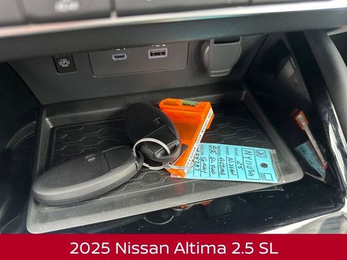 New 2025 Nissan Altima 2.5 SL image 4