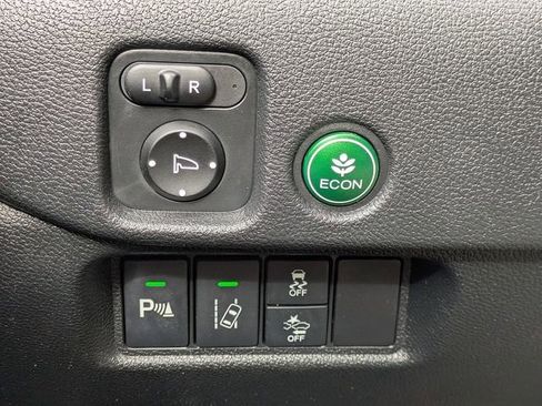 Used 2017 Honda Pilot Touring image 30