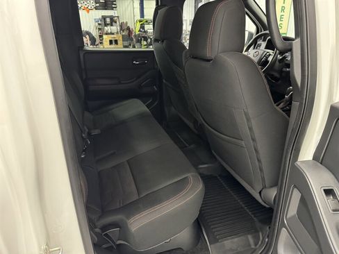 Used 2022 Nissan Frontier PRO-4X image 13
