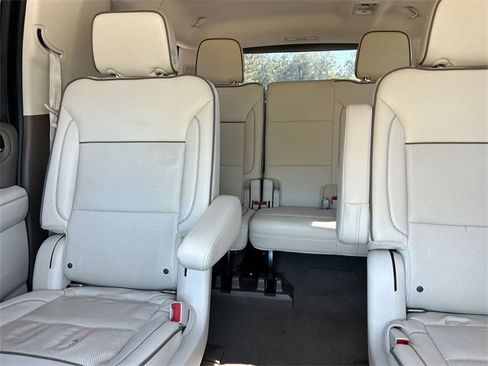 Used 2021 GMC Yukon XL Denali image 27