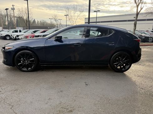 Used 2020 MAZDA MAZDA3 Premium image 8