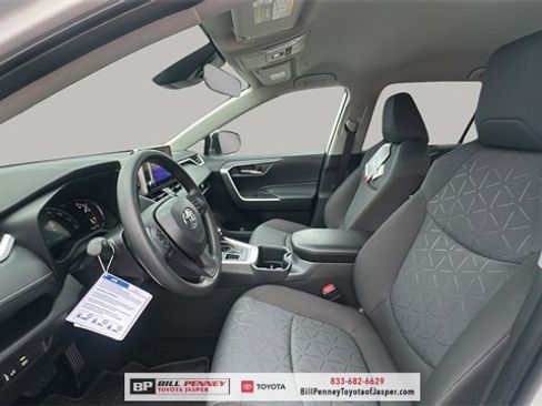 New 2025 Toyota RAV4 XLE image 11