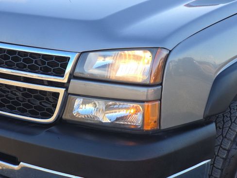 Used 2006 Chevrolet Silverado 3500 W/T w/ Skid Plate Package image 42