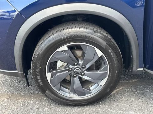 Used 2025 Nissan Rogue SV FWD image 24