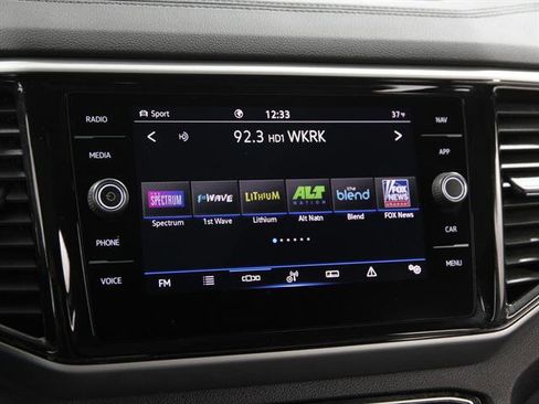 Used 2022 Volkswagen Atlas Cross Sport SEL image 10