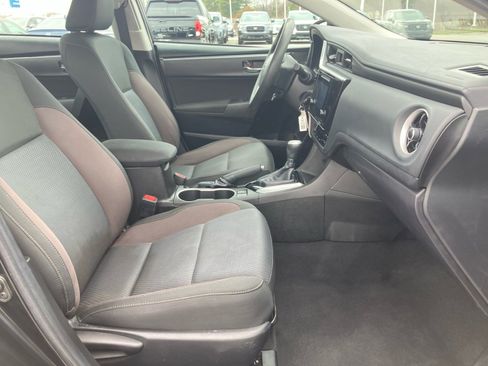 Used 2019 Toyota Corolla LE image 32