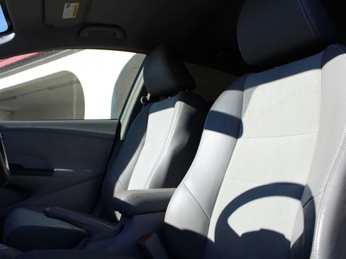 Used 2013 Honda Insight EX image 18