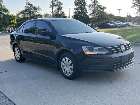 Used 2016 Volkswagen Jetta S FWD image 2