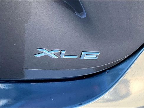 Used 2015 Toyota Avalon XLE Premium image 9