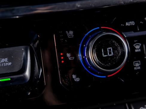 Used 2025 GMC Sierra 3500 Denali Ultimate image 17