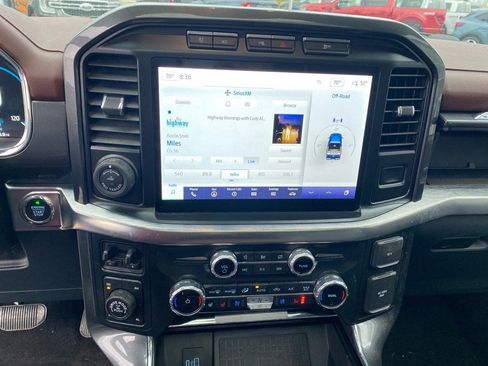 Used 2022 Ford F150 Lariat w/ Equipment Group 502A High image 11