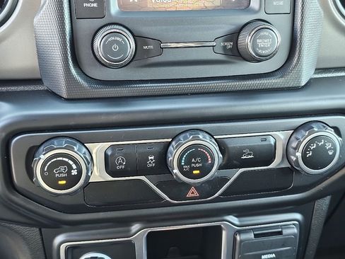 Used 2021 Jeep Wrangler Unlimited Sport image 28