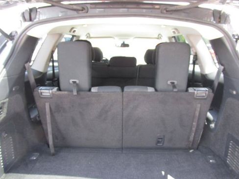 Used 2019 Nissan Pathfinder SV AWD/4WD image 7