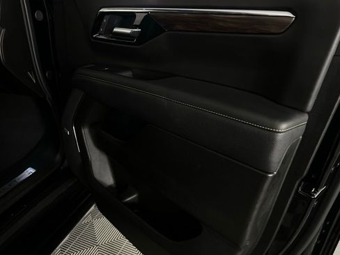 Used 2025 Chevrolet Tahoe Premier image 30