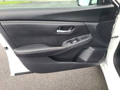 Used 2024 Nissan Sentra SV FWD image 15