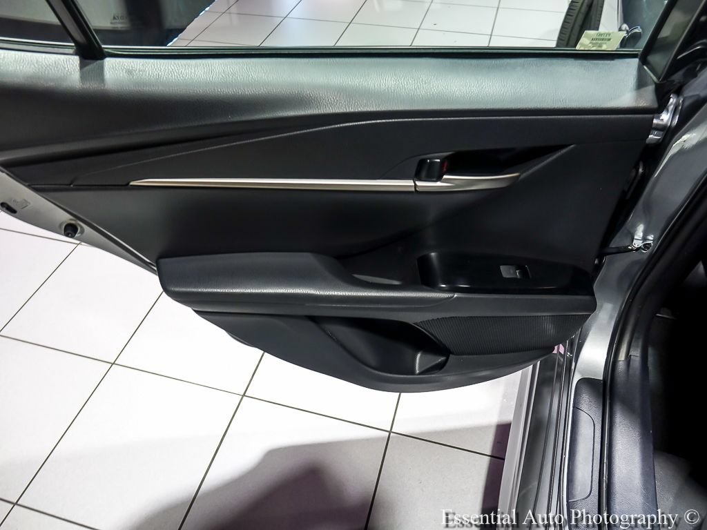 Used 2025 Toyota Camry SE FWD image 25