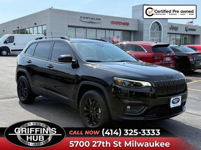 Used 2023 Jeep Cherokee Altitude Lux
