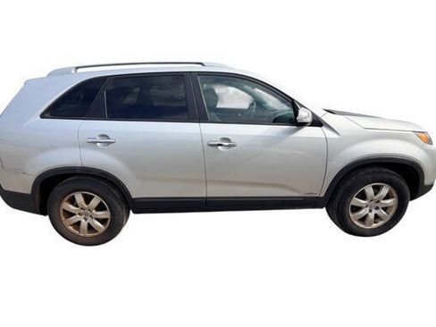 Used 2012 Kia Sorento LX w/ Third Row Pkg AWD/4WD image 7