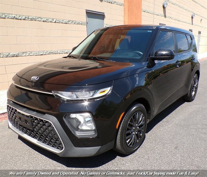 Used 2020 Kia Soul LX FWD image 3