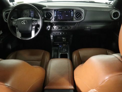Used 2019 Toyota Tacoma TRD Off-Road image 13