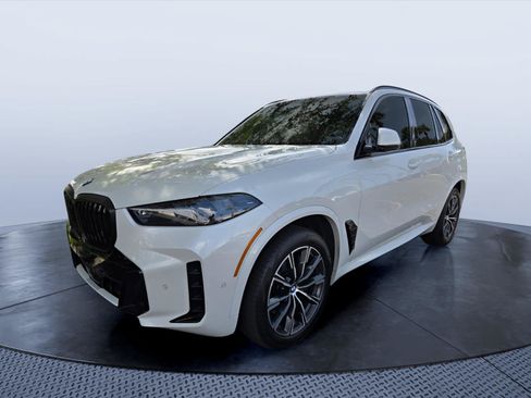 Used 2024 BMW X5 sDrive40i w/ M Sport Package RWD image 3