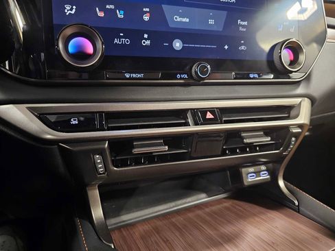 Used 2024 Lexus RX 350 Premium w/ Convenience Package image 17