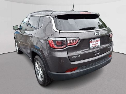 Used 2024 Jeep Compass Latitude w/ Sun and Sound Group AWD/4WD image 8