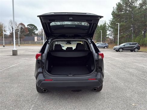 Used 2021 Toyota RAV4 XLE image 25