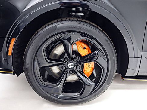 New 2025 Bentley Bentayga image 51