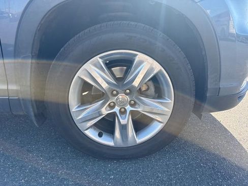 Used 2015 Toyota Highlander Limited image 17