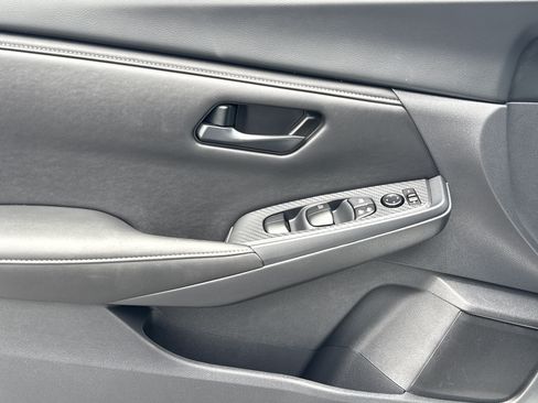 Used 2025 Nissan Sentra S FWD image 14