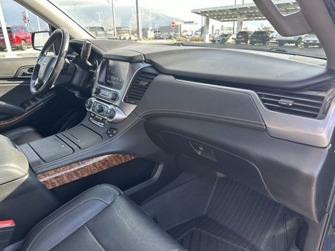 Certified 2020 Chevrolet Suburban Premier w/ Premier 6.2L Value Package image 24