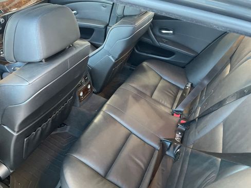 Used 2010 BMW 535i xDrive Wagon image 4