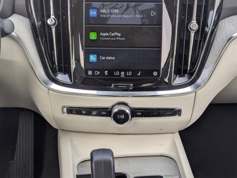 Used 2024 Volvo S60 B5 Plus image 22