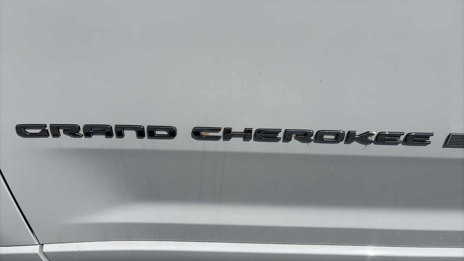 Used 2023 Jeep Grand Cherokee Overland AWD/4WD image 13