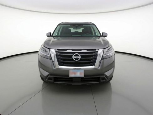 Used 2025 Nissan Pathfinder SV AWD/4WD image 2